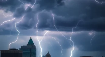 Kansas City Girds for Intense Thunderstorms as Autumn Storm Season Begins, Residents Urged to Stay Alert and Prepared