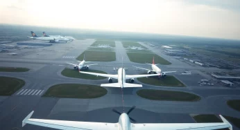 Close Call at DCA: Delta Flight and Military Jet Avoid Collision!